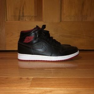 Air Jordan 1 Mid